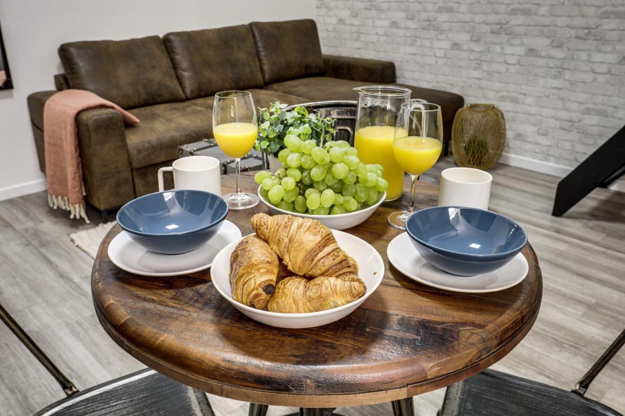 Modern French Studio In Paris Apartment Екстериор снимка
